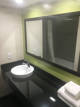 Vagabond Inn Executive - Bakersfield Downtowner Экстерьер фото